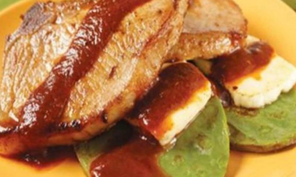 Receta de chuletas de puerco en salsa a los 3 chiles