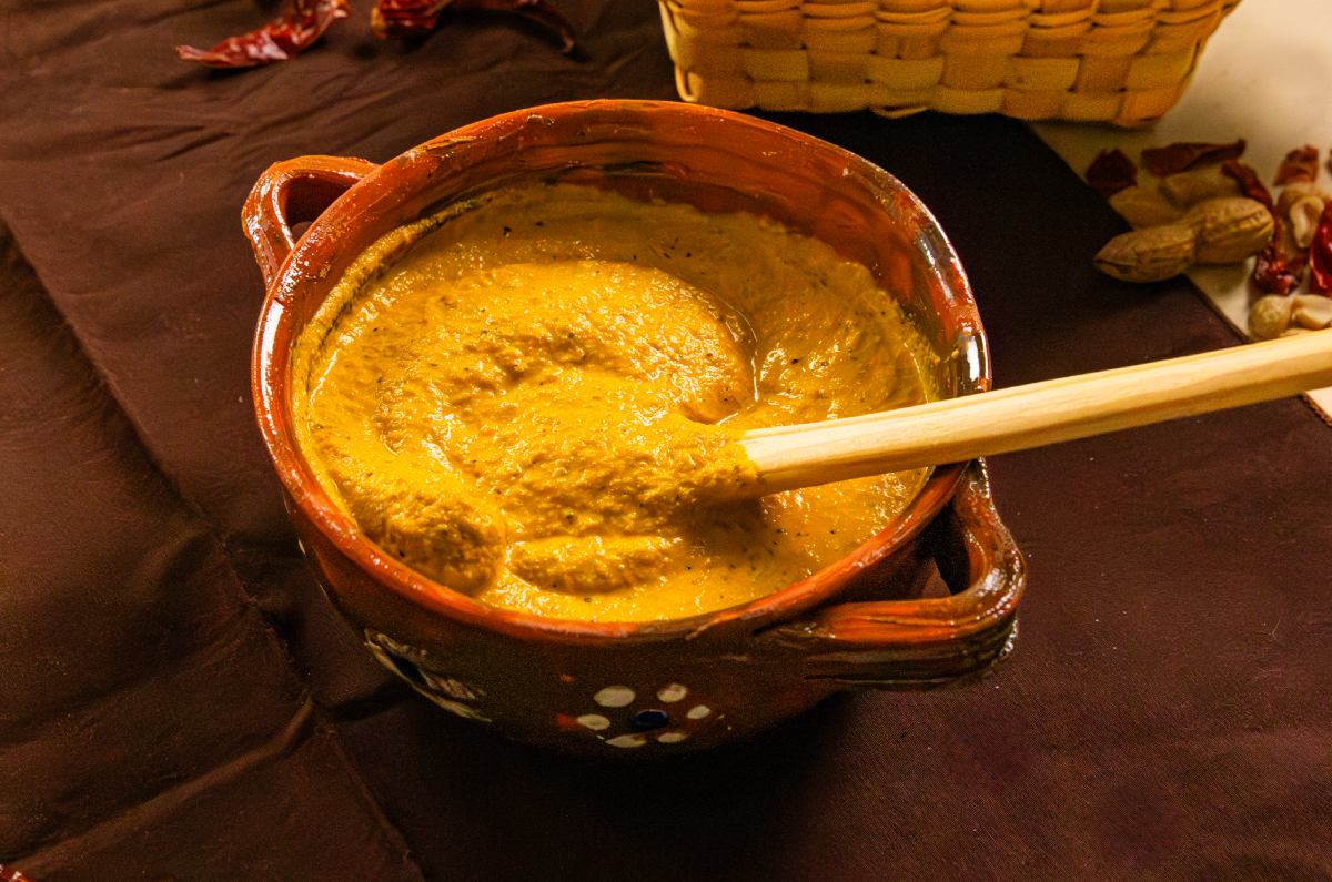 Receta de salsa de chile manzano con cacahuate