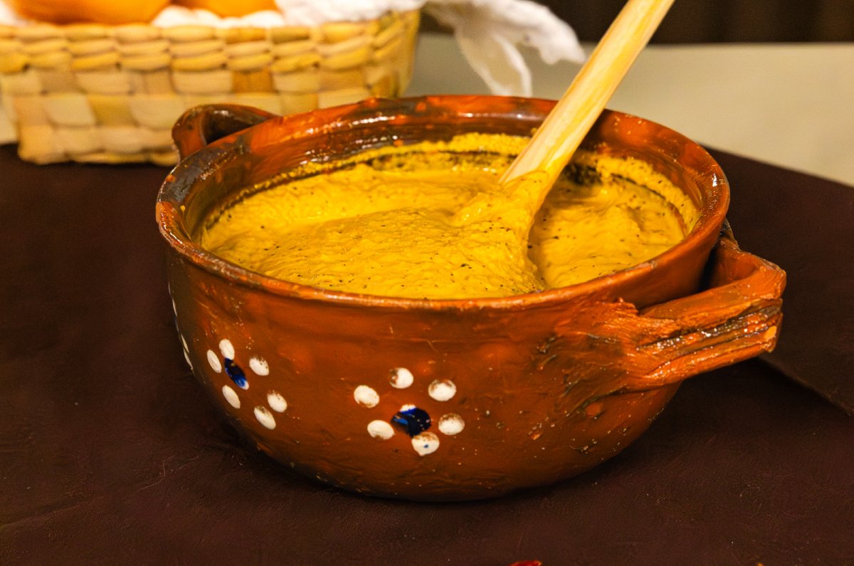 ¿Te gusta el picante? Prueba esta salsa de chile manzano y cacahuate