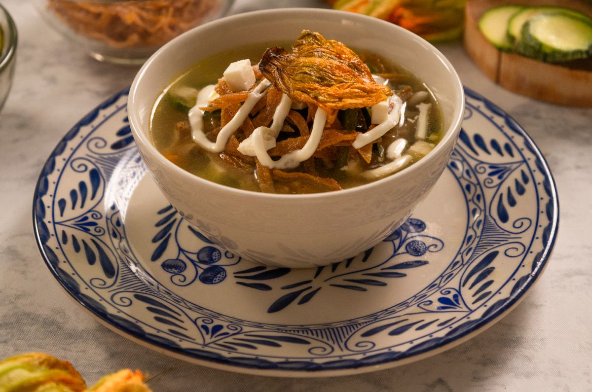 Sopa de flor de calabaza: la receta mexicana perfecta para los días de lluvia y frío