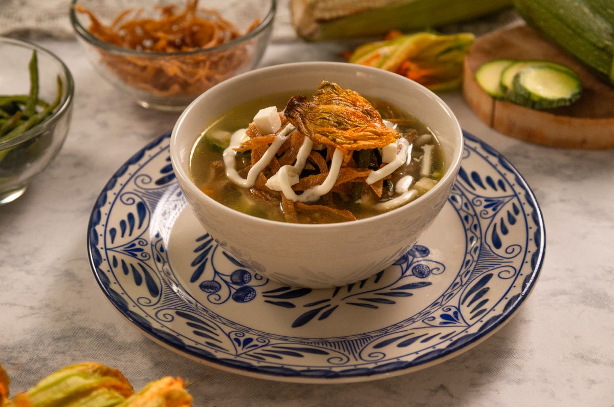 Sopa de flor de calabaza para el frío ¡En 5 pasos!