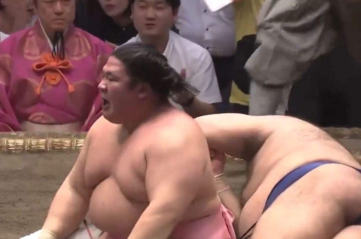 Por qué en el sumo las derrotas de un favorito suelen recordarse más que sus victorias