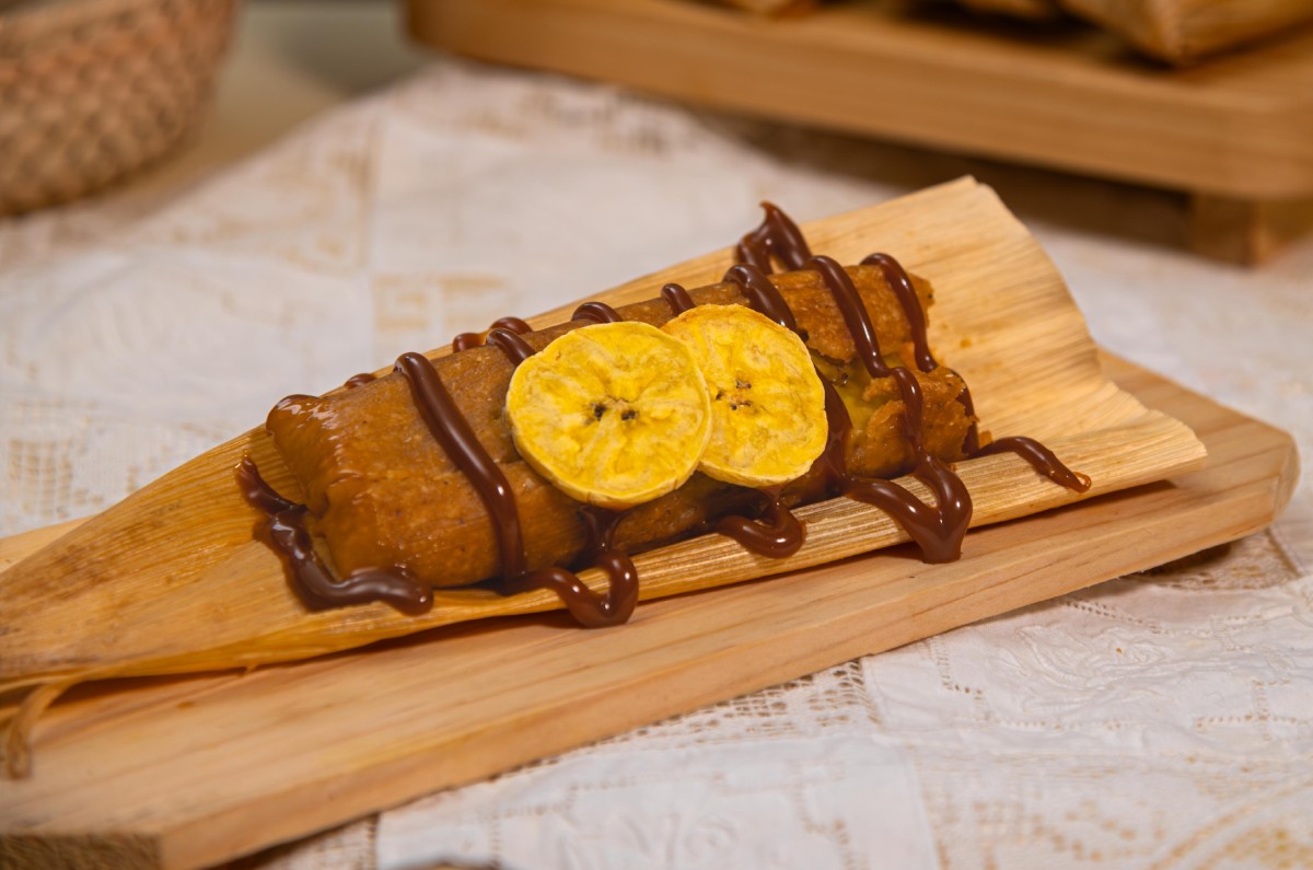 Tamales de plátano macho con cajeta: la receta dulce y esponjosa que todos amarán